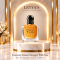 Emporio Armani Stronger With You - Eau de Toilette - 3.4 oz / 100 ml — producto y pedestal
