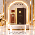 French Avenue Liquid Brun - Eau de Parfum - 3.4 oz / 100 ml — producto y pedestal